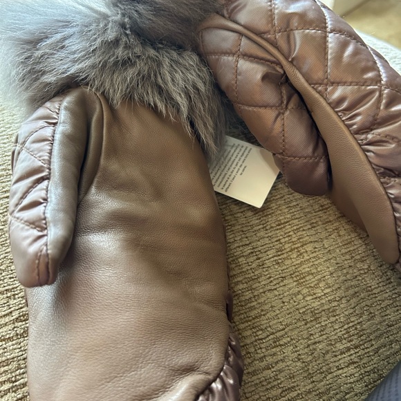 UGG mitts new with tags never used leather size l/xl - Picture 3 of 12